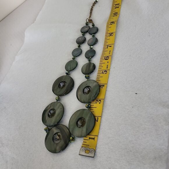 ABALONE Shell Necklace in Iredescent Earthy Green Tones - Picture 5 of 5